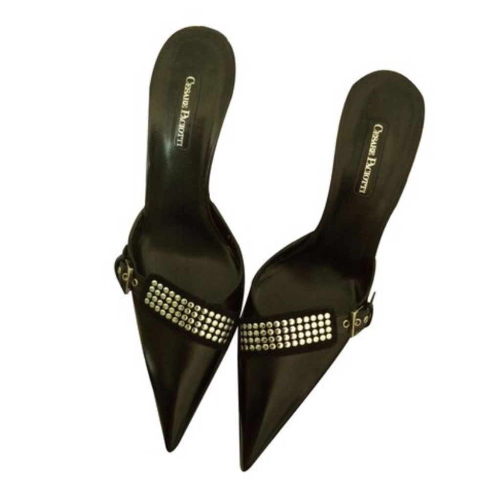 ❤️❤️ SOLD❤️❤️Cesare Paciotti black leather mules